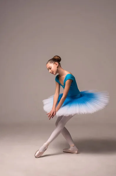 Ballerina Tutù Balletto Scarpe Punta Ballerina Bambina Sta Ballando Ragazza — Foto Stock