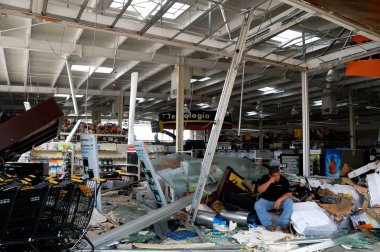 Kasırga odile officemax tarafından zarar görmüş