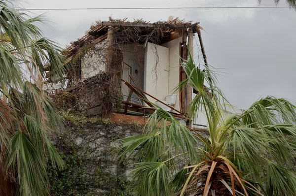 Dañado por casa huracán — Foto de Stock