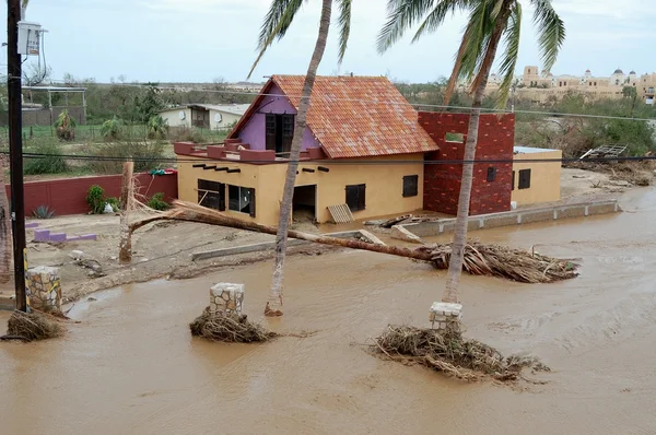 Dañado por casa huracán — Foto de Stock