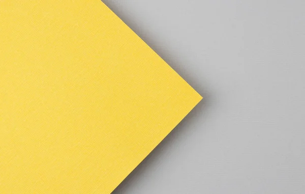 Papier jaune vif fond texture réelle. Image En Vente