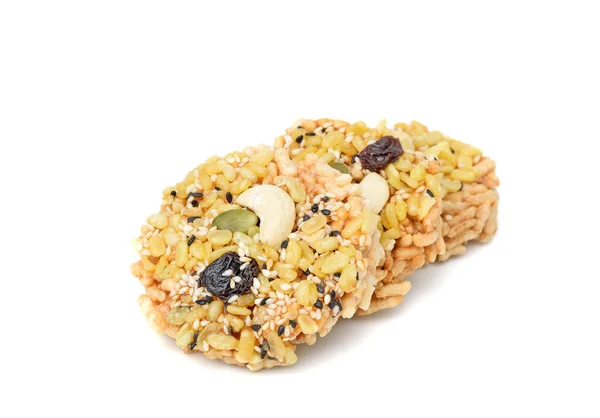 Beyaz arka planda çok tahıllı Tayland Pirinç Krakeri