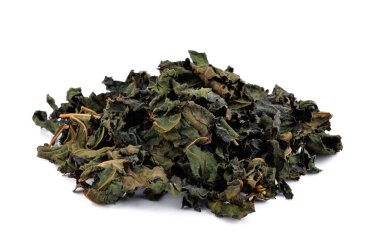 Kurutulmuş dut yaprağı çayı.