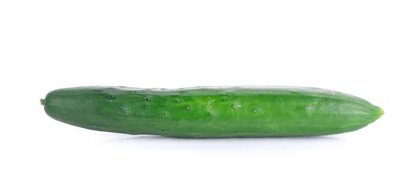 salatalık beyaz arkaplanda izole edildi