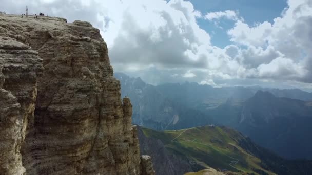 Vista aérea de tirar o fôlego das Dolomitas italianas — Vídeo de Stock