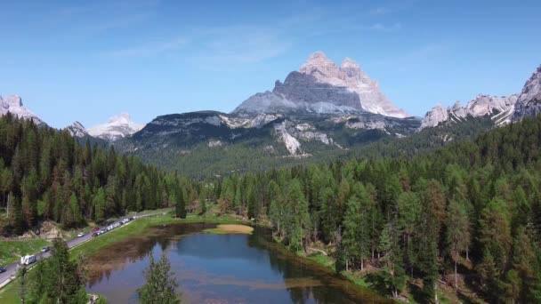 Increíble vista de los Tres Picos de Lavaredo en Dolomitas, Italia — Vídeo de stock