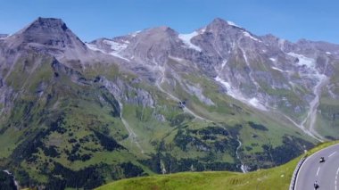 Grossglockner 'ın muhteşem manzarası Avusturya' daki yüksek Alp yolu ve dağları