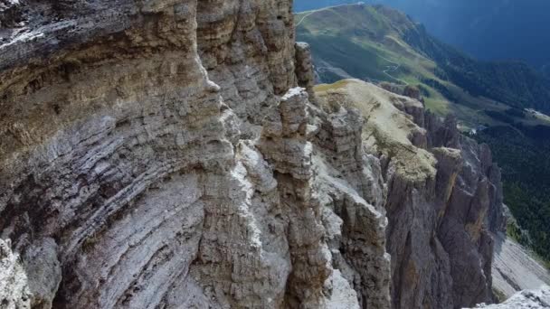 Atemberaubende Luftaufnahme der italienischen Dolomiten — Stockvideo