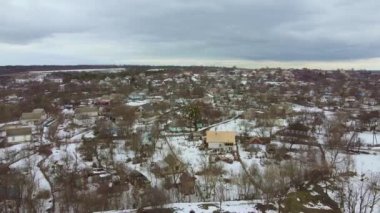 Ukrayna 'da küçük bir köy. Kış zamanı.
