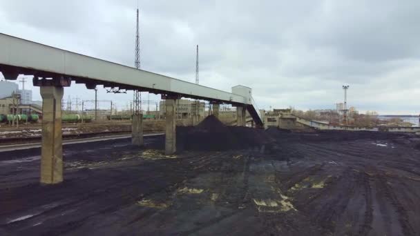 A large coal loading station — Vídeos de Stock