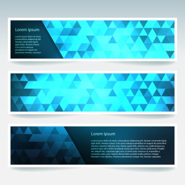 Soyut arka plana sahip banner şablonları kümesi. Üçgen arka planlı modern vektör afişleri. Mavi renk.