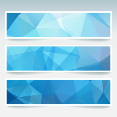 Çokgen üçgenler ile ayarlanmış yatay afişler. Çokgen arka plan, vektör illüstrasyon. Mavi, beyaz renkler.
