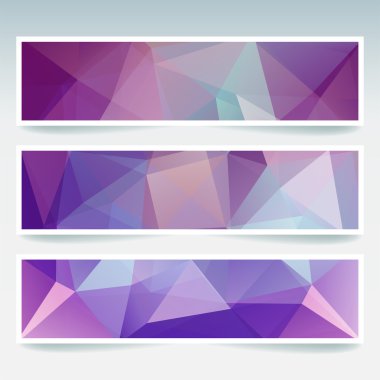 İş tasarım şablonları ile soyut başlık. Çokgen mozaik arka planlara sahip Afiş seti. Geometrik üçgen vektör illüstrasyon. Mor renk