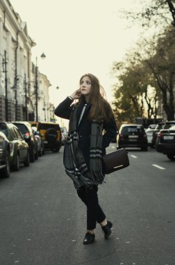 Genç stil sahibi kadın. 