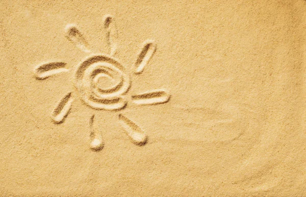 Загар на песке — стоковое фото