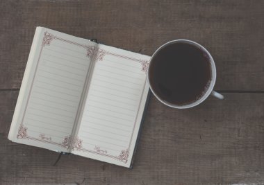 Kahve kupa ve dizüstü