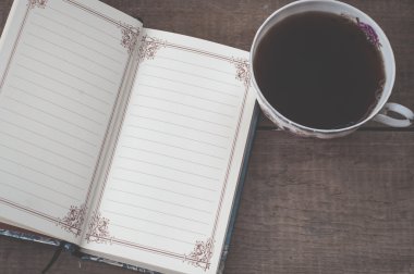 Kahve kupa ve dizüstü