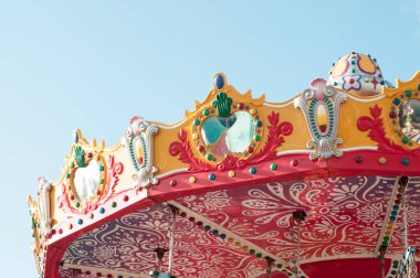 Eğlence fuarı. Atlıkarınca. Eğlence parkı. Nostaljik. Yaz tatili