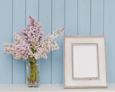 Vintage Fotoğraf Çerçevesi ve leylak salkımı