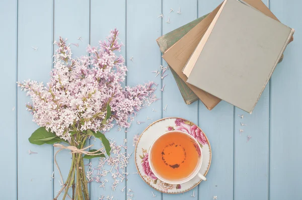 Chá. livros e flores — Fotografia de Stock