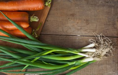 Taze havuç ve soğan