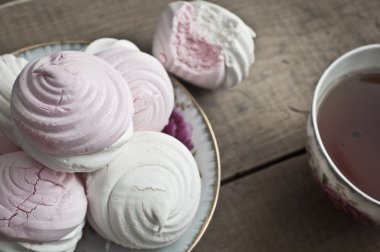 Çay ve meringues