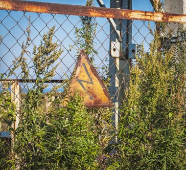 yüksek gerilim işareti