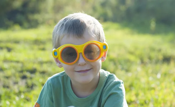 3d 眼镜的男孩 — 图库照片
