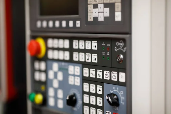 Cnc金属加工旋盤機械の制御パネル 選択的焦点 — ストック写真