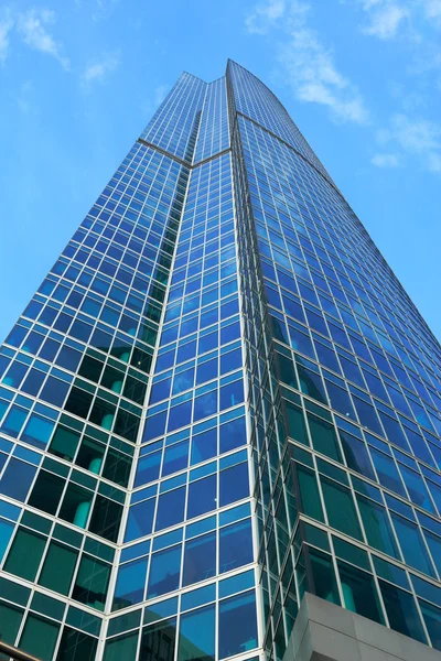 Edificio per uffici a molti piani — Foto Stock