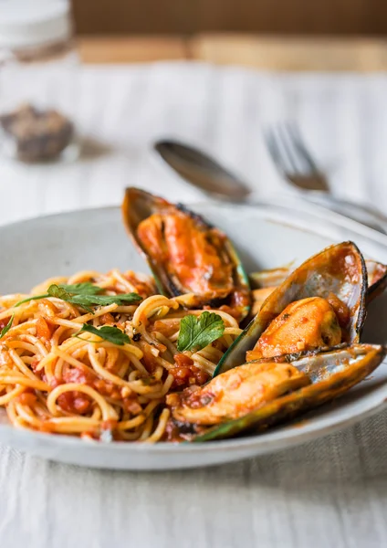 Spaghetti Marinara in un piatto — Foto Stock