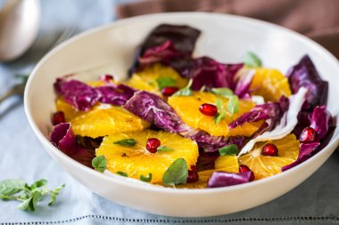 Portakal nar ve Turpla salatası ile