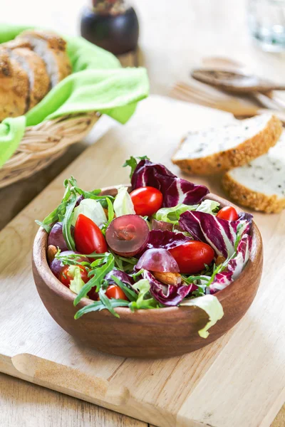 Uva con Radicchio, Insalata di rucola — Foto Stock