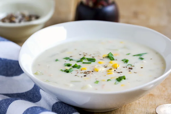 Zalm en maïs chowder soep — Stockfoto