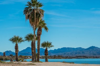 Arizona Havasu Gölü 'nde nefes kesici bir manzara.
