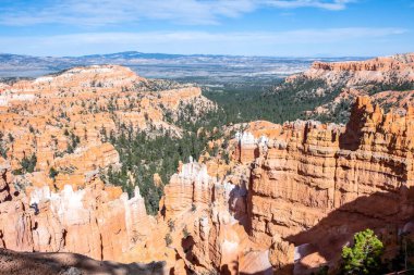 Bryce Point, Utah 'taki Bryce Canyon Ulusal Parkı' ndaki Kızıl Kayalar Kabadayıları
