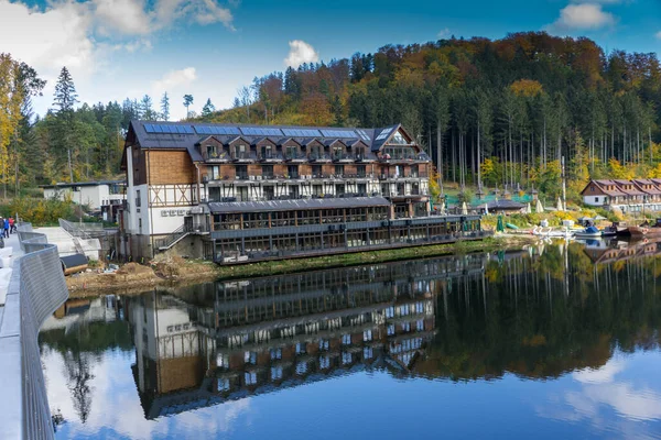 Sonbaharda Bystrzyckie Gölü. Harika.