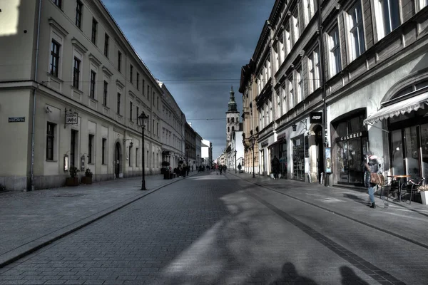 Krakow, Polonya 22 Kasım 2020 Krakow şehir merkezi salgın sırasında. Sonbaharın sonu.