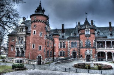 20 Aralık 2020 'de Pawniowice' deki Plawniowice Polonya ve Park Kompleksi. HDR sistemi.