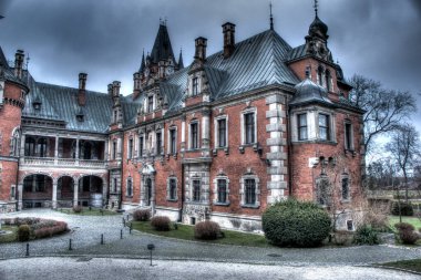 20 Aralık 2020 'de Pawniowice' deki Plawniowice Polonya ve Park Kompleksi. HDR sistemi.