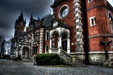 20 Aralık 2020 'de Pawniowice' deki Plawniowice Polonya ve Park Kompleksi. HDR sistemi.