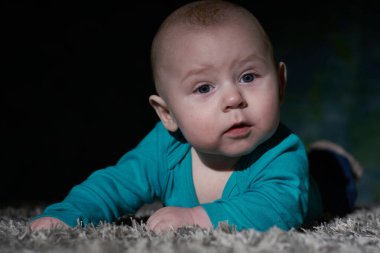 Bebek fotoğrafı, beş aylık erkek bebek.