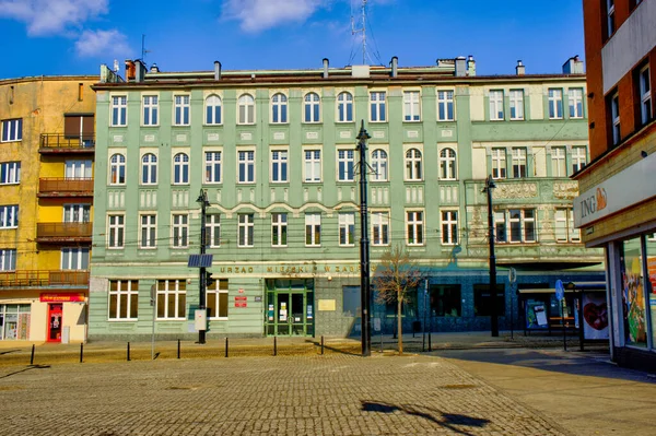 Zabrze Silezya Polonya 28 Şubat 2021 Zabrze şehir merkezi. Pazar meydanı, tren istasyonunun çevresi..