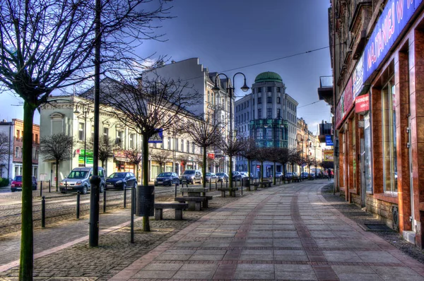 Zabrze Silezya Polonya Zabrze şehir merkezi. Tren istasyonunun etrafındaki pazar meydanında. Fotoğraflar HDRI sistemi ile çekildi.