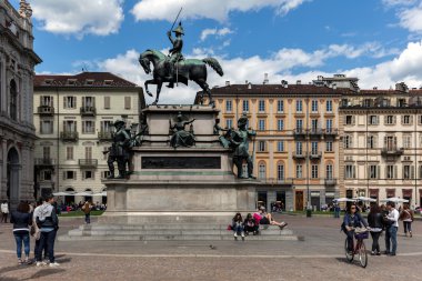 Kral Charles Albert Sardunya'nın Anıtı