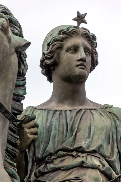 Estatua ecuestre de bronce de Pollux —  Fotos de Stock