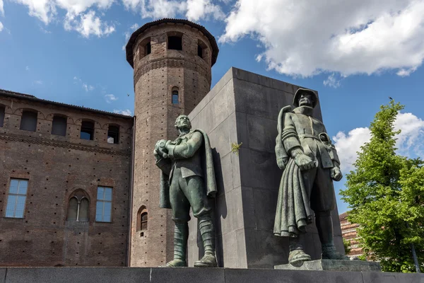 에마누엘레 Filiberto Duca d'Aosta, 이탈리아 토리노에서 기념비 — 스톡 사진