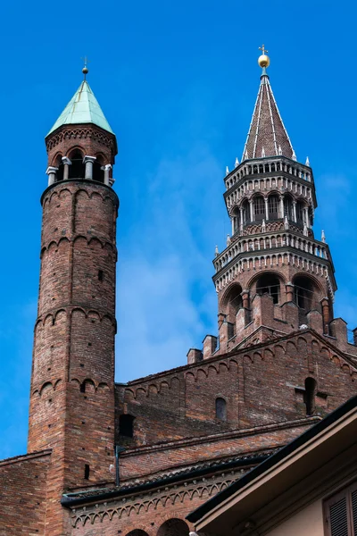 Torre de sino da Catedral de Cremona, Cremona, Itália — Fotografia de Stock