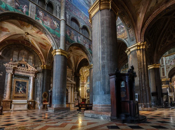 Interior da Catedral de Cremona — Fotografia de Stock