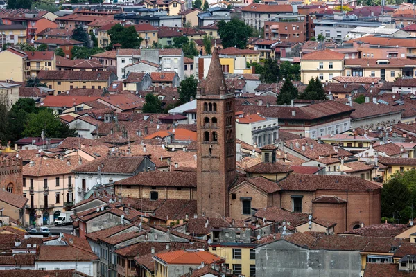 Zvonice kostela Sant'Agata, Cremona, Itálie — Stock fotografie